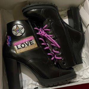 Aldo heel booties size 8.5